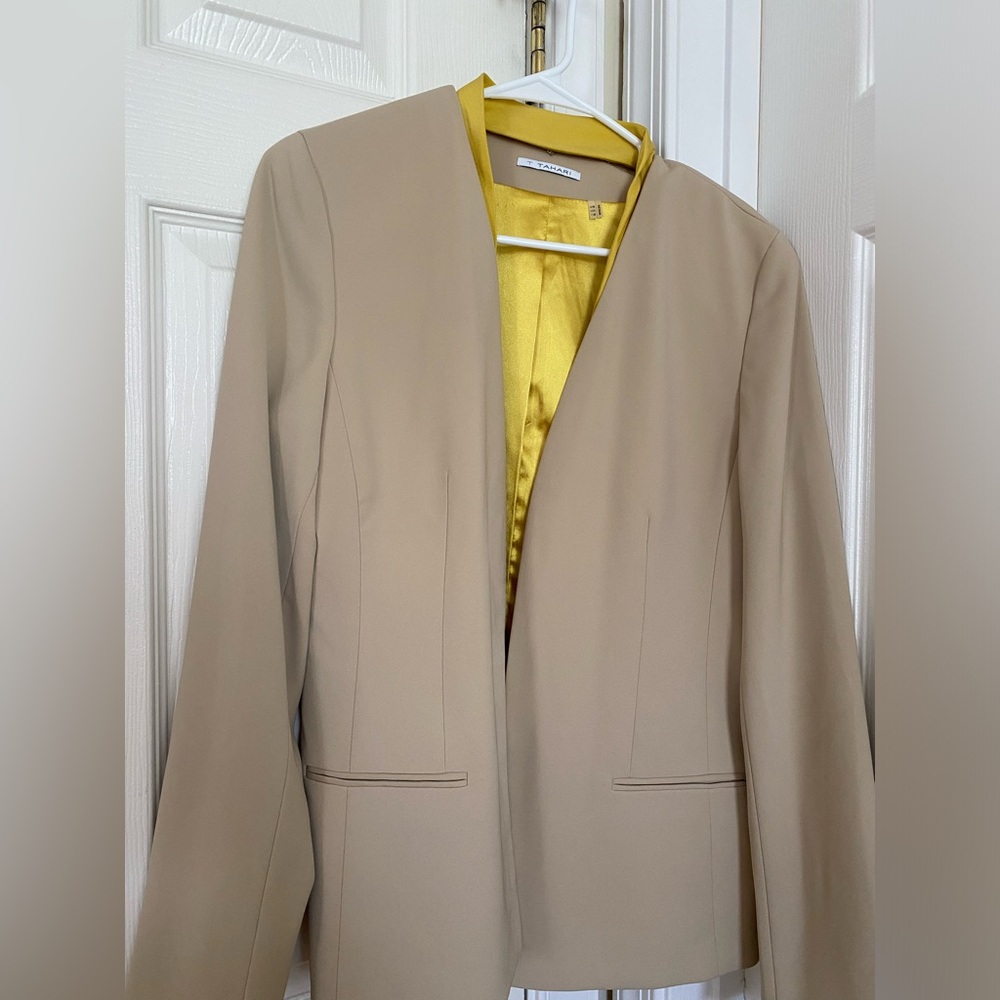 Tahari Ladies’ Business Coat/Jacket